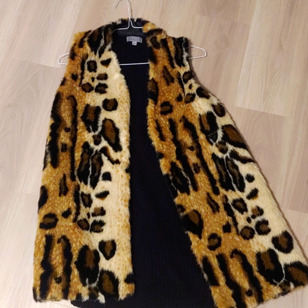 Joseph A leopard print vest Medium